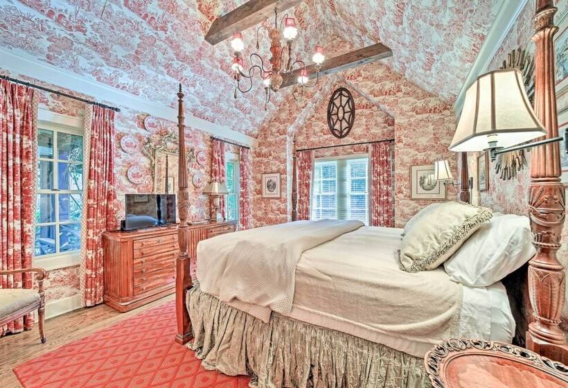 Blue Valley Falls Estate: Chic Highlands Home!