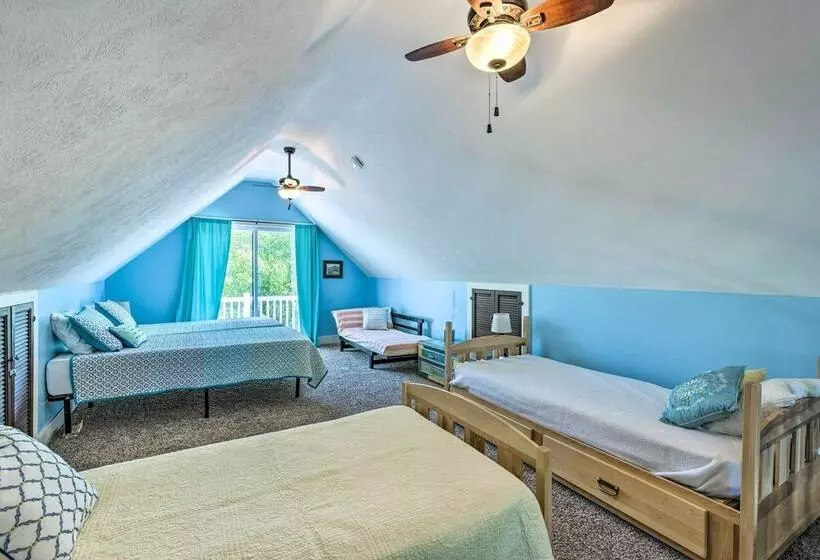 Breezy Silver Lake Getaway: Fishing Dock, Grill!