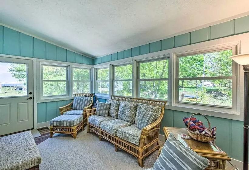 Breezy Silver Lake Getaway: Fishing Dock, Grill!