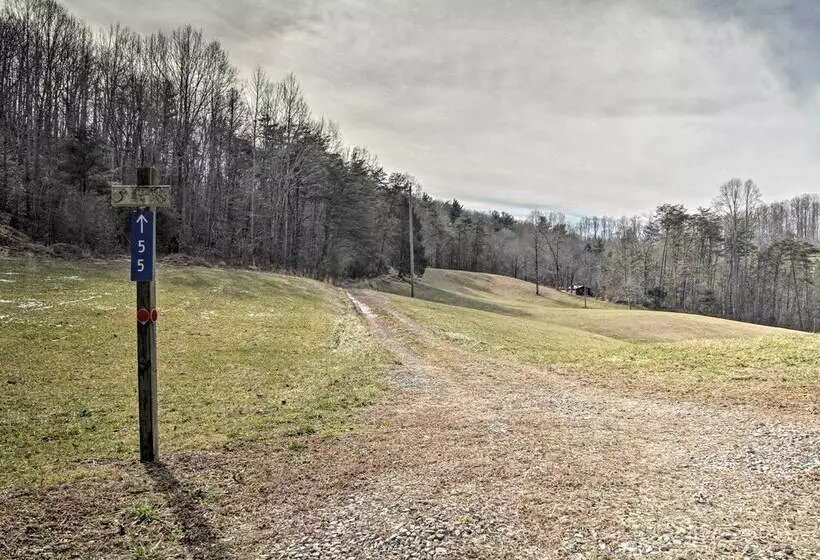 Carters Hideaway By Fairy Stone: Pool & Hot Tub