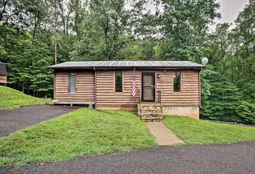 Carters Hideaway By Fairy Stone: Pool & Hot Tub