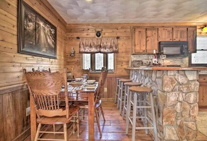 Carters Hideaway By Fairy Stone: Pool & Hot Tub