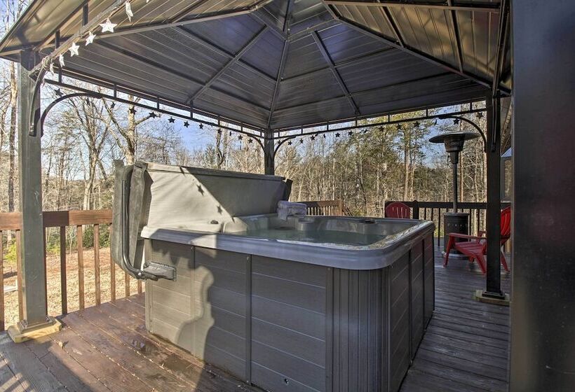 Carters Hideaway By Fairy Stone: Pool & Hot Tub