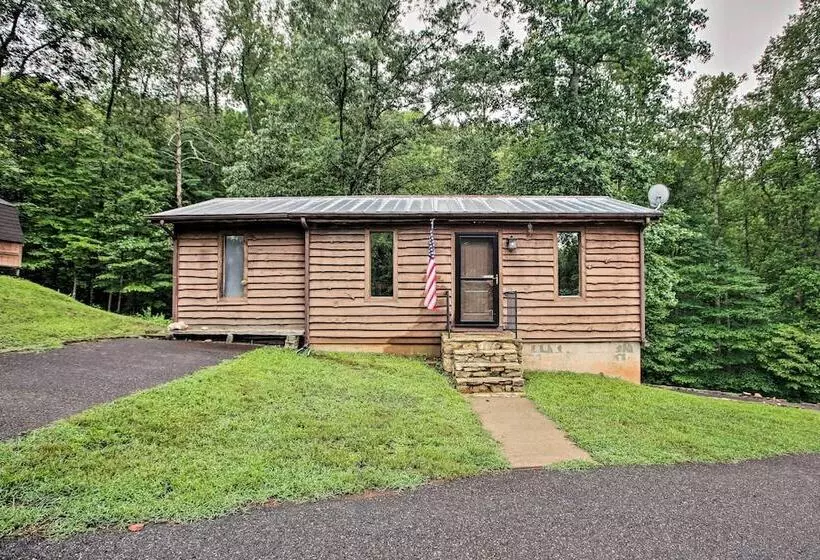 Carters Hideaway By Fairy Stone: Pool & Hot Tub