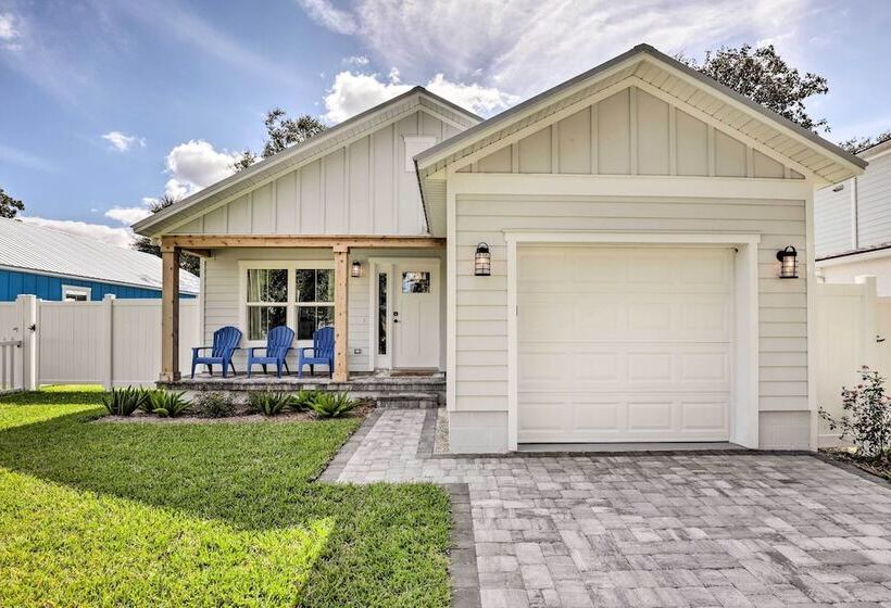 Charming Florida Retreat < Half Mile To Beach!