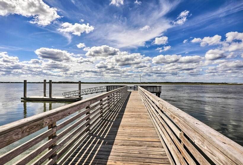 Charming Florida Retreat < Half Mile To Beach!