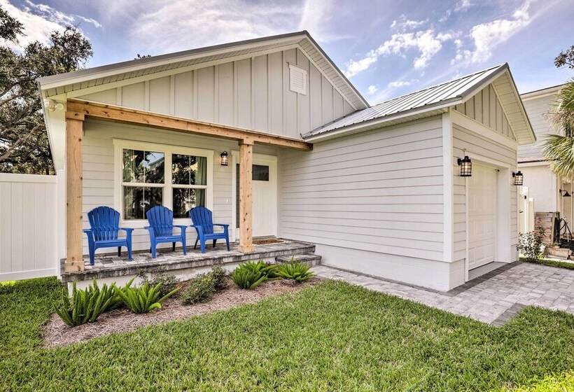 Charming Florida Retreat < Half Mile To Beach!