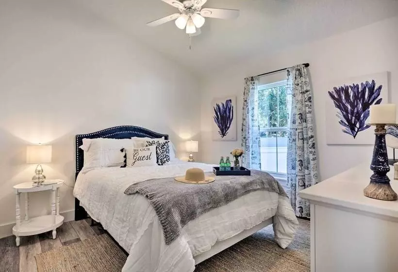 Charming Florida Retreat < Half Mile To Beach!