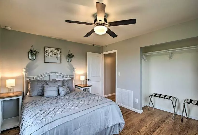 Chic Ste Genevieve Home W/ Nice Interior Amenities