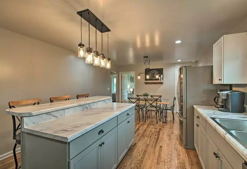 Chic Ste Genevieve Home W/ Nice Interior Amenities