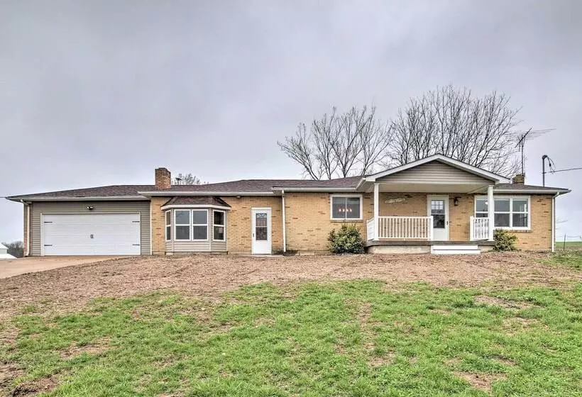 Chic Ste Genevieve Home W/ Nice Interior Amenities