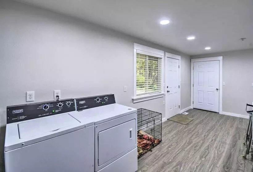 Coastal Washington Getaway: Walk To Beach!