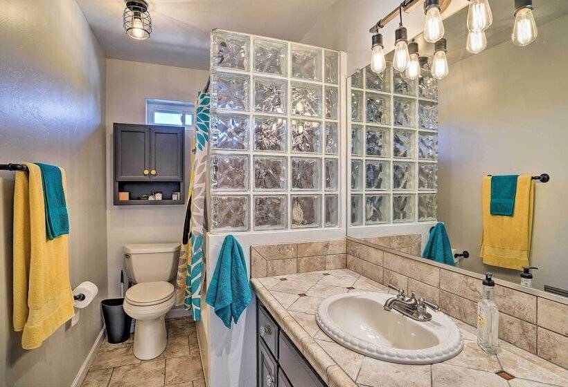 Colorful Cottonwood Home: Walk To Verde River!