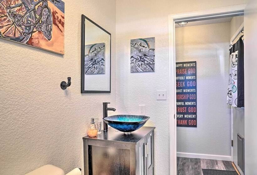 Colorful Cottonwood Home: Walk To Verde River!