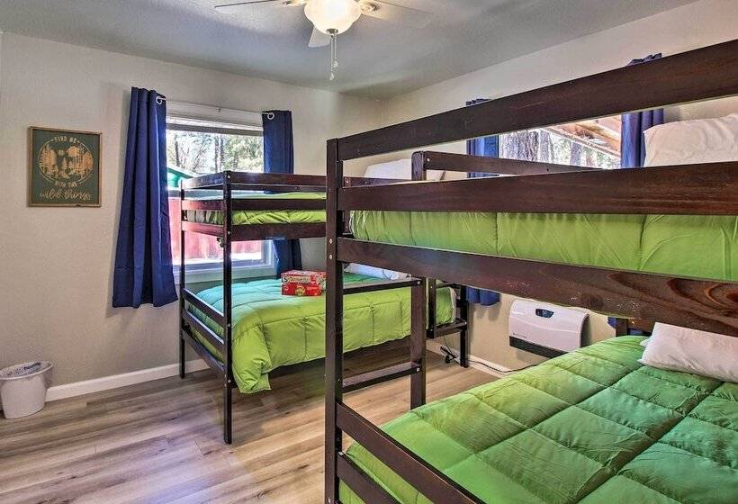 Cozy Lakeside Cabin: Walk To Rainbow Lake!