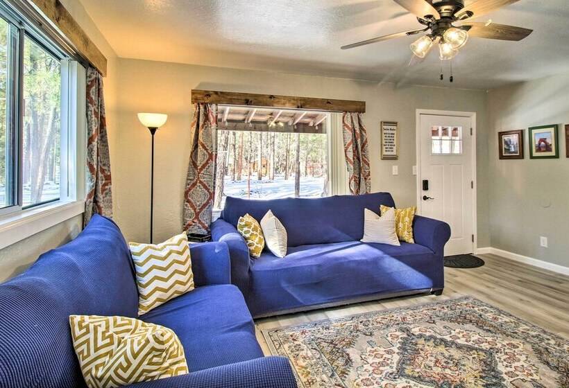 Cozy Lakeside Cabin: Walk To Rainbow Lake!