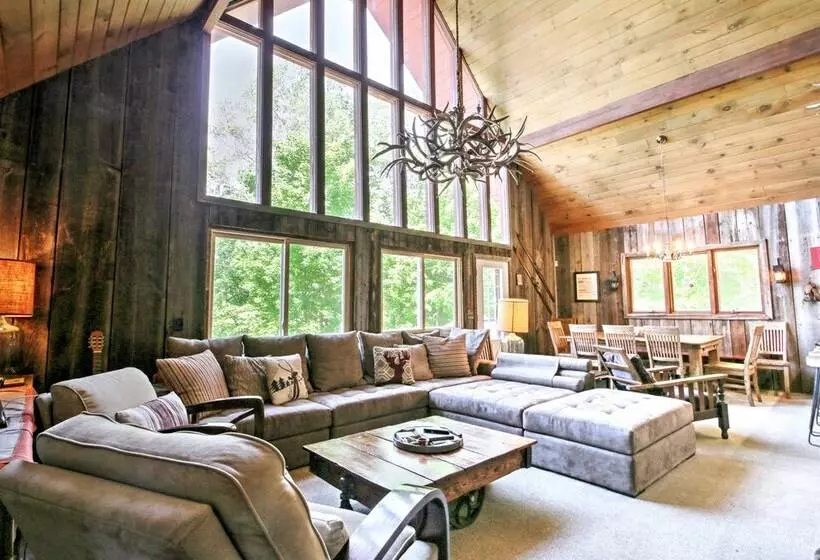 East Burke House W/ Deck < 3 Mi To Kingdom Trails!