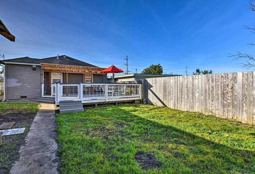 Eureka Cottage Near Sequoia Park & Old Town!