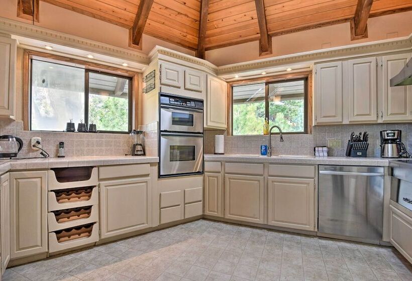 Family Friendly Pine Mountain Club Hideaway!