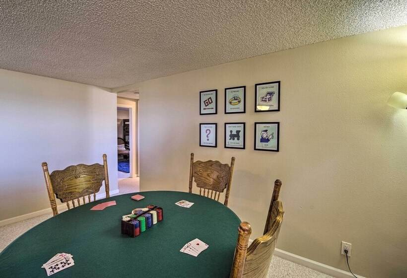 Farmhouse W/ Game Room, 1 Mi To Lake Lowell!