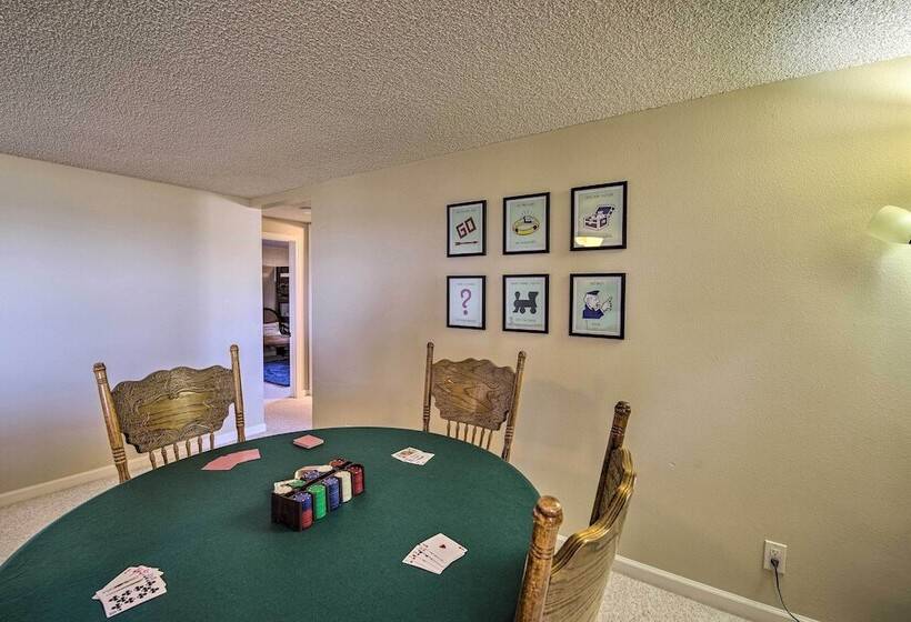 Farmhouse W/ Game Room, 1 Mi To Lake Lowell!