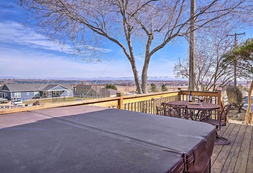 Farmhouse W/ Game Room, 1 Mi To Lake Lowell!