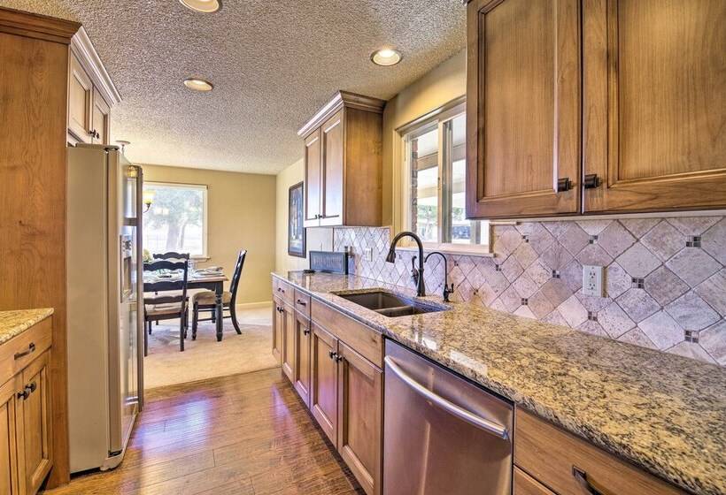 Farmhouse W/ Game Room, 1 Mi To Lake Lowell!