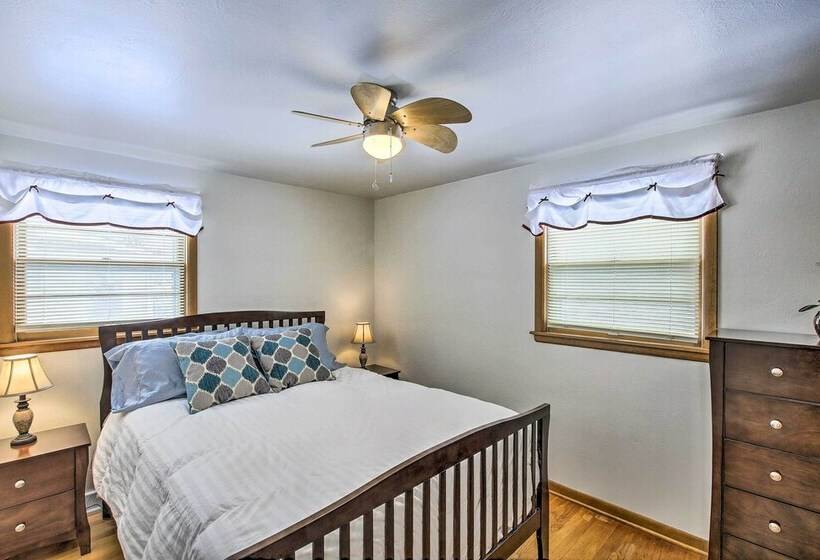 Green Bay Home: 3 Blocks To Lambeau Field!