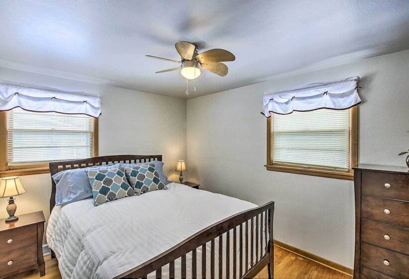 Green Bay Home: 3 Blocks To Lambeau Field!