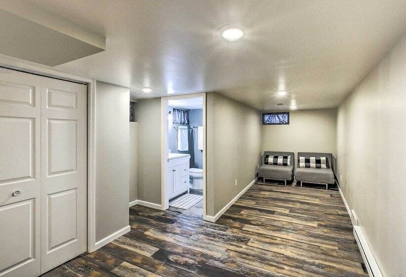 Green Bay Home: 3 Blocks To Lambeau Field!