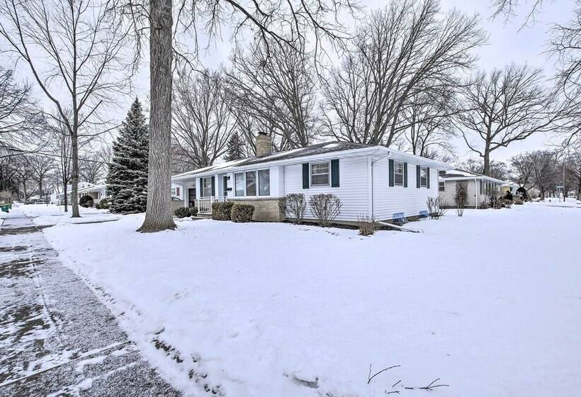 Green Bay Home: 3 Blocks To Lambeau Field!