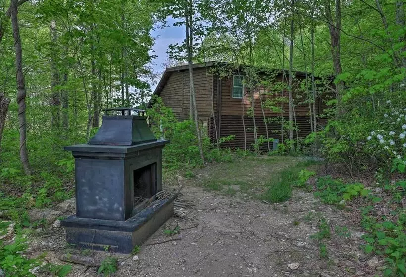 Hendersonville Cabin W/ Deck & Mountain Views