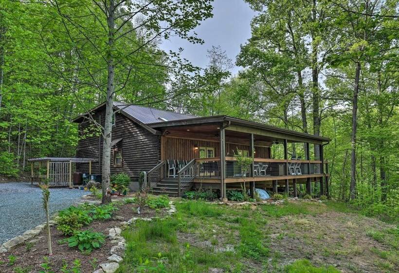 Hendersonville Cabin W/ Deck & Mountain Views