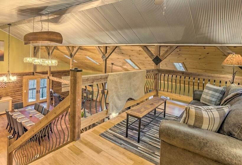 Hendersonville Cabin W/ Deck & Mountain Views