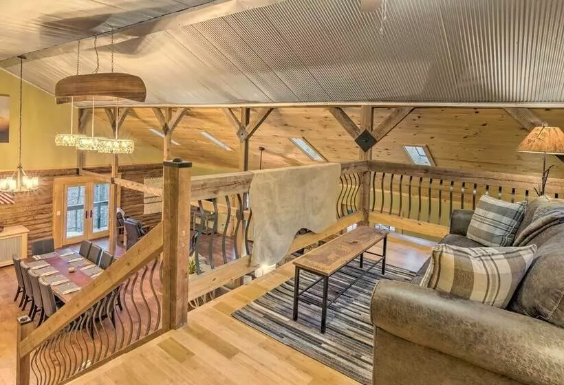 Hendersonville Cabin W/ Deck & Mountain Views