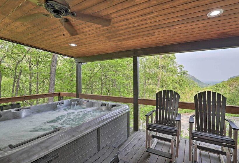 Hendersonville Cabin W/ Deck & Mountain Views