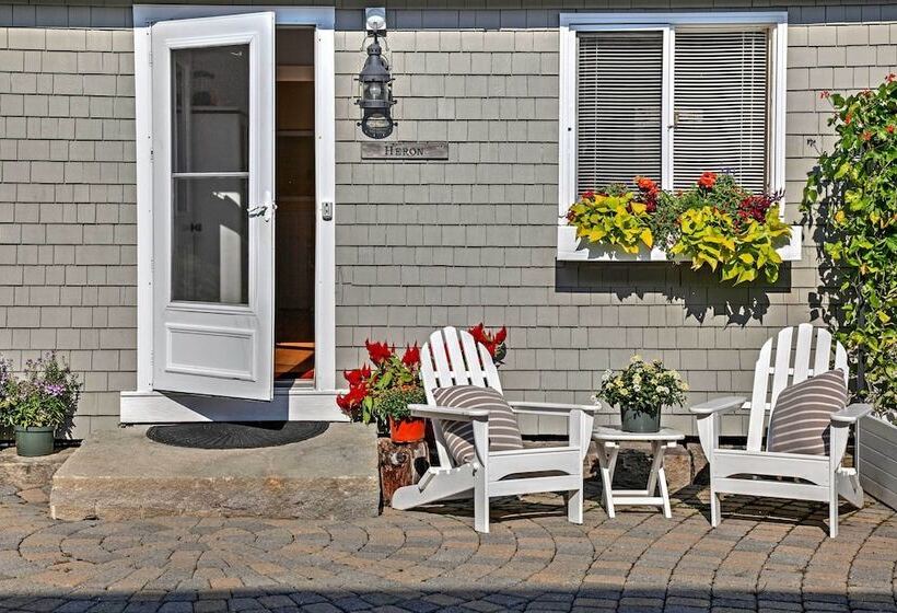 Heron Cottage On Casco Bay W/ Deck & Boat Dock!