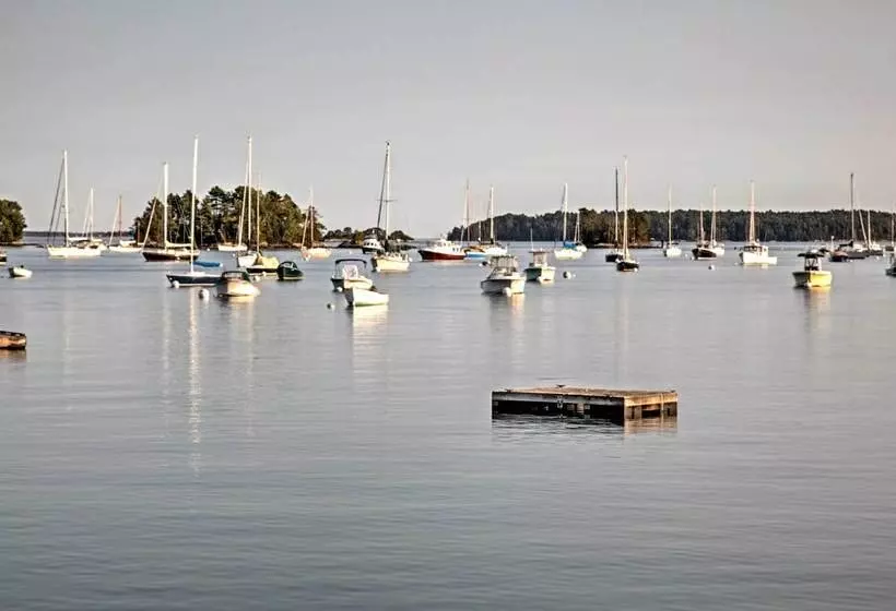 Heron Cottage  On Casco Bay W/ Deck & Boat Dock!
