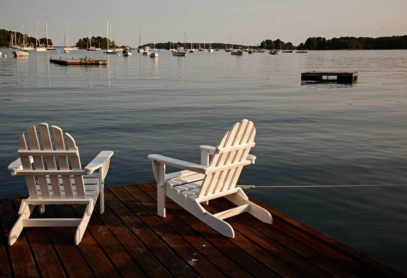Heron Cottage On Casco Bay W/ Deck & Boat Dock!