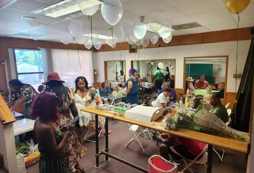 Hotelli Delta Queen Lodge Bar Restaurant