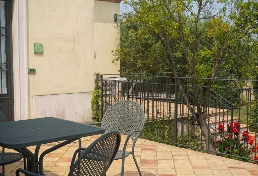 Maaseutuhotelli Agriturismo Casacchella