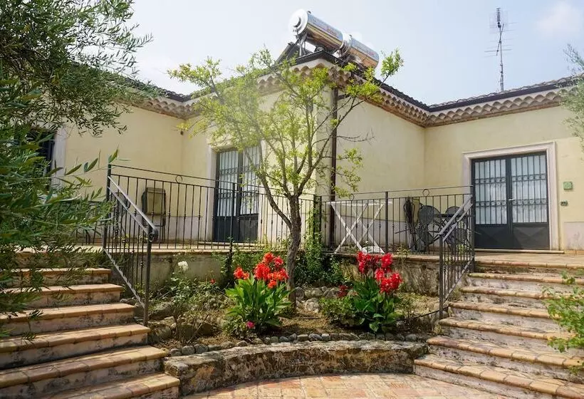 Maaseutuhotelli Agriturismo Casacchella