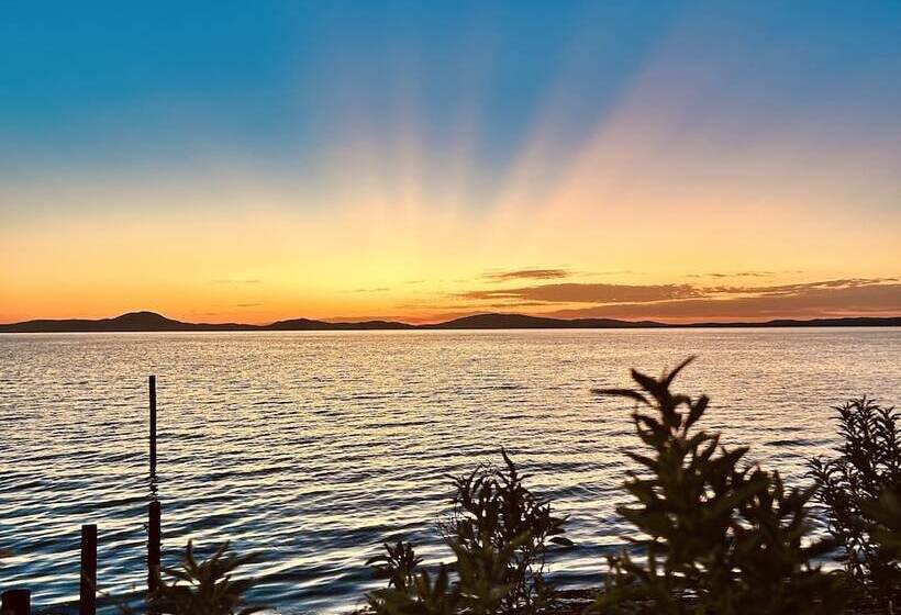 Отель Wilsons Prom Holiday Park