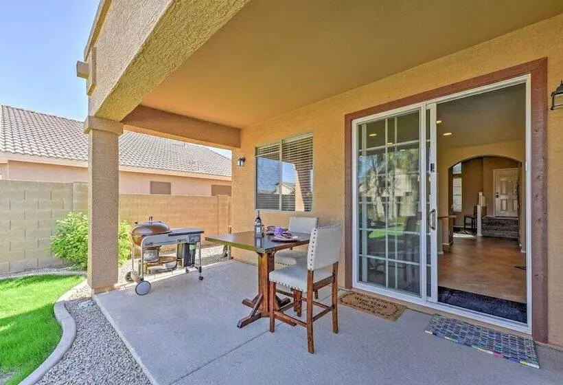 Inviting Surprise Home W/ Private Pool, Near Golf!