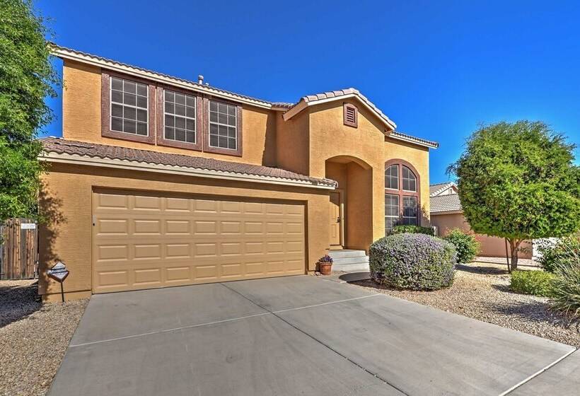 Inviting Surprise Home W/ Private Pool, Near Golf!