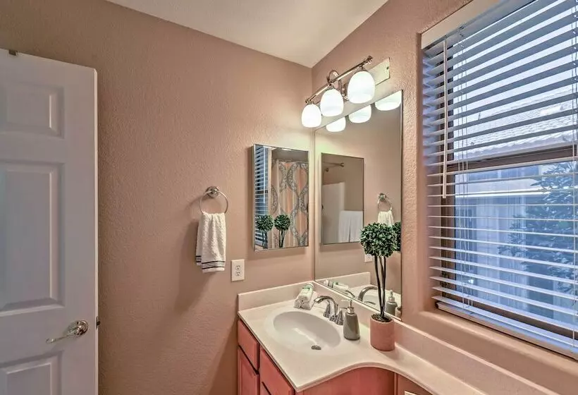 Inviting Surprise Home W/ Private Pool, Near Golf!