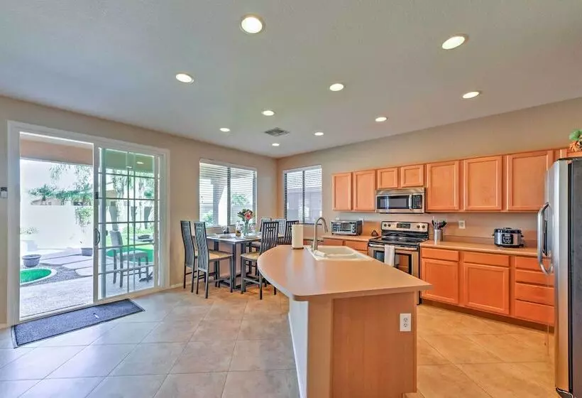 Inviting Surprise Home W/ Private Pool, Near Golf!