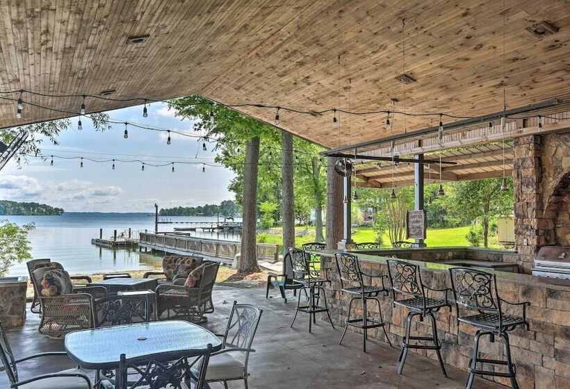 Lakefront Oasis With Deck & Outdoor Kitchen!