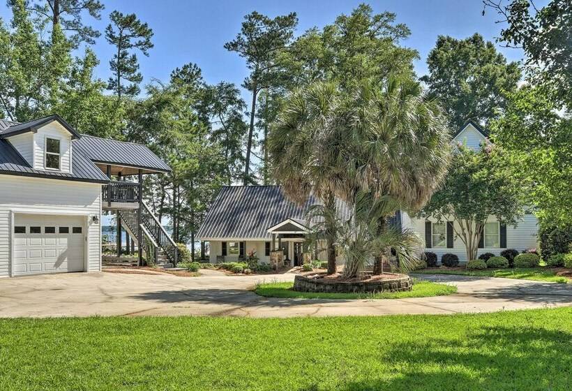 Lakefront Oasis With Deck & Outdoor Kitchen!