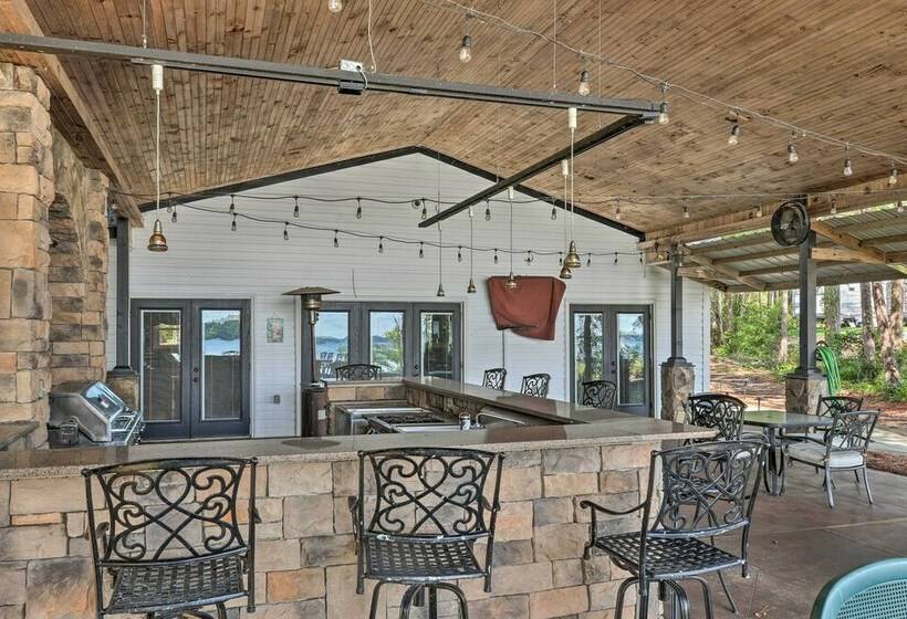 Lakefront Oasis With Deck & Outdoor Kitchen!